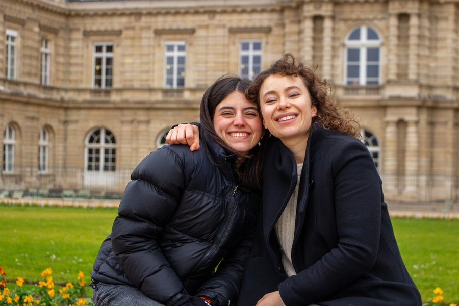 Professional photoshoot at Jardin du Luxembourg photo 1