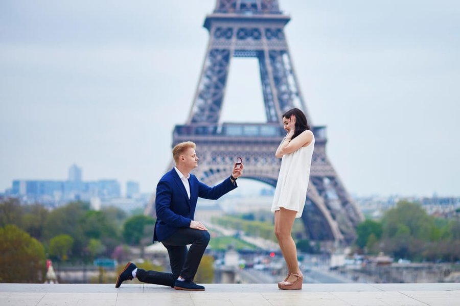 Romantic Couples Photoshoot in Paris (Premium) photo 1