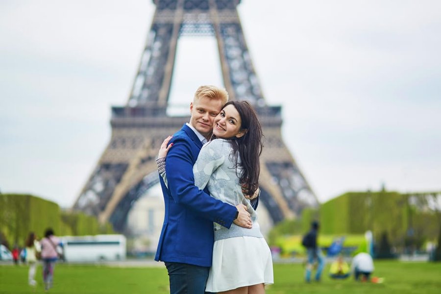 Romantic Couples Photoshoot in Paris (Premium) photo 4