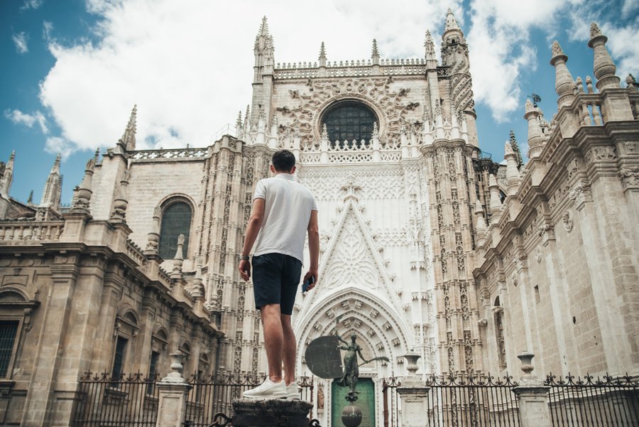 Professional photoshoot at Giralda & Cathedral photo 3