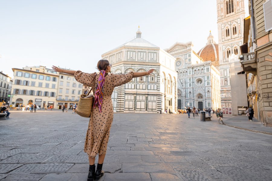 Professional photoshoot outside the Duomo photo 3
