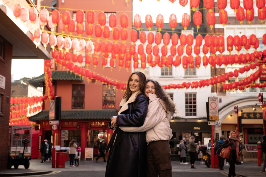Professional photoshoot in Chinatown photo 3