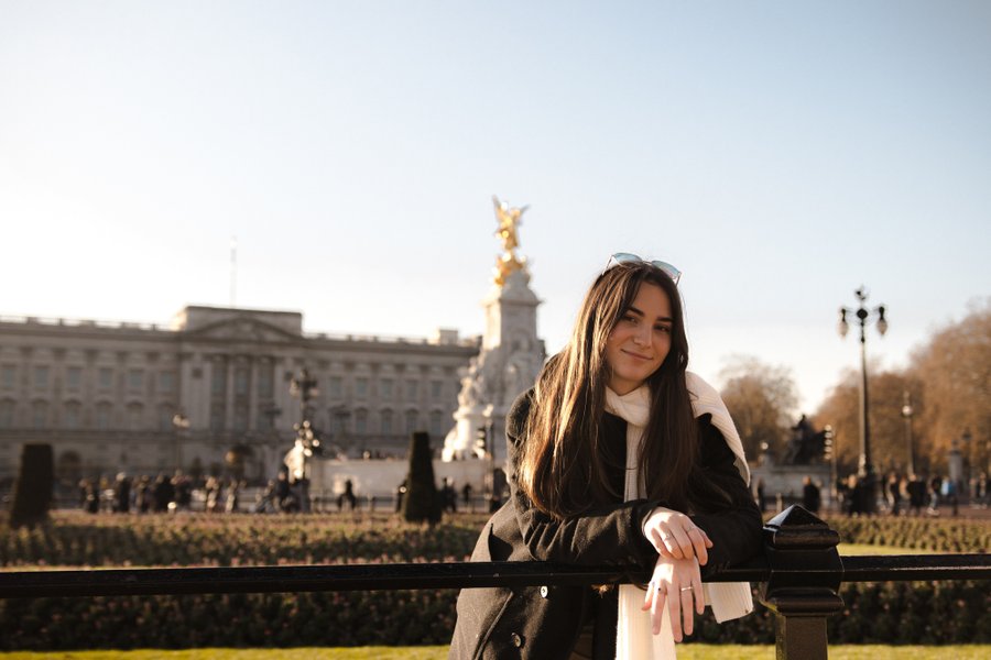 Professional photoshoot at Buckingham Palace photo 2