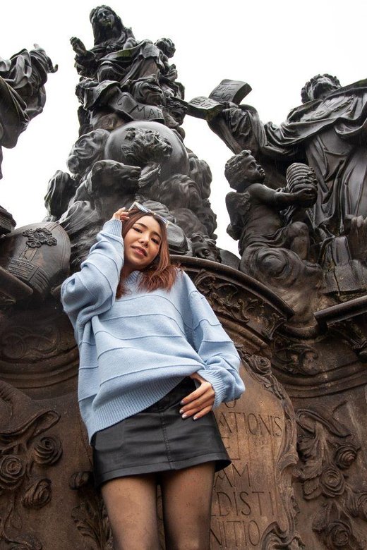 Professional photoshoot at Charles Bridge photo 2