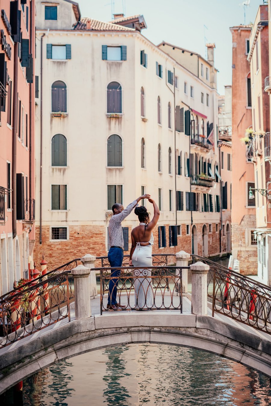 Romantic photoshoot in Venice — photo 3