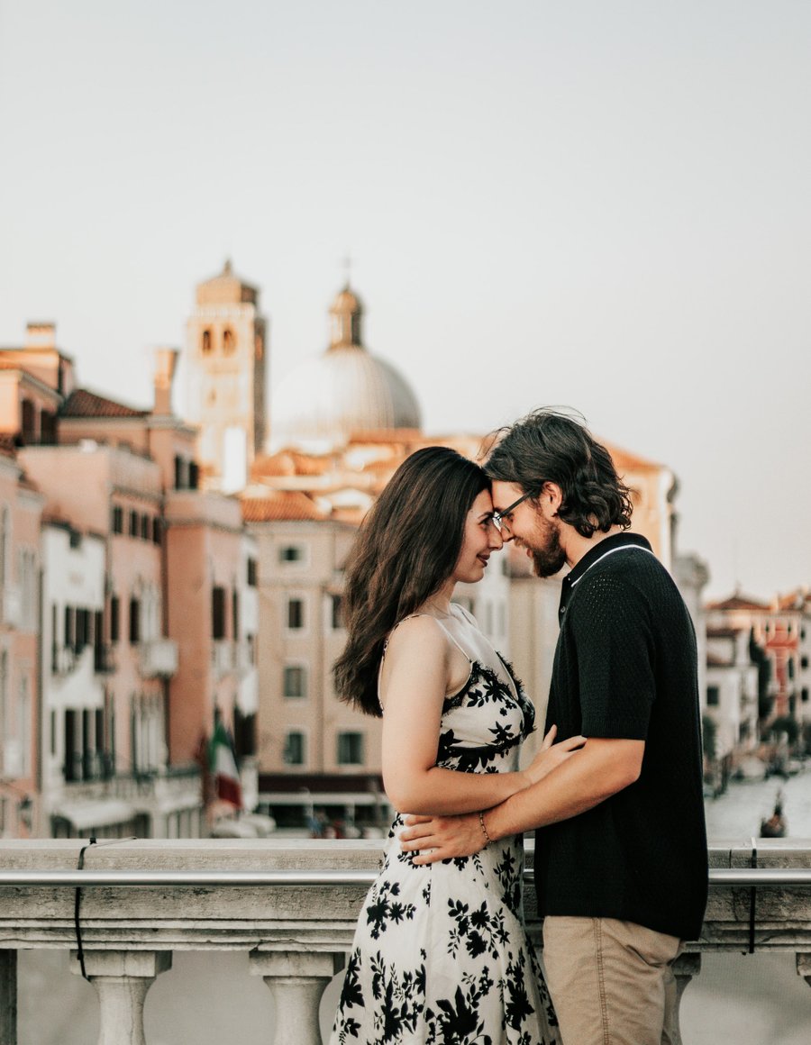 Romantic photoshoot in Venice — photo 6