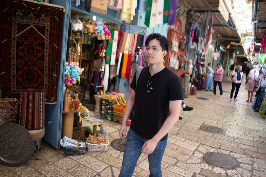 Romantic photoshoot at Old City Alleys, Jerusalem — photo 3