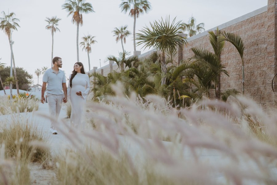 Romantic photoshoot at Medano Beach, Cabo San Lucas — photo 5