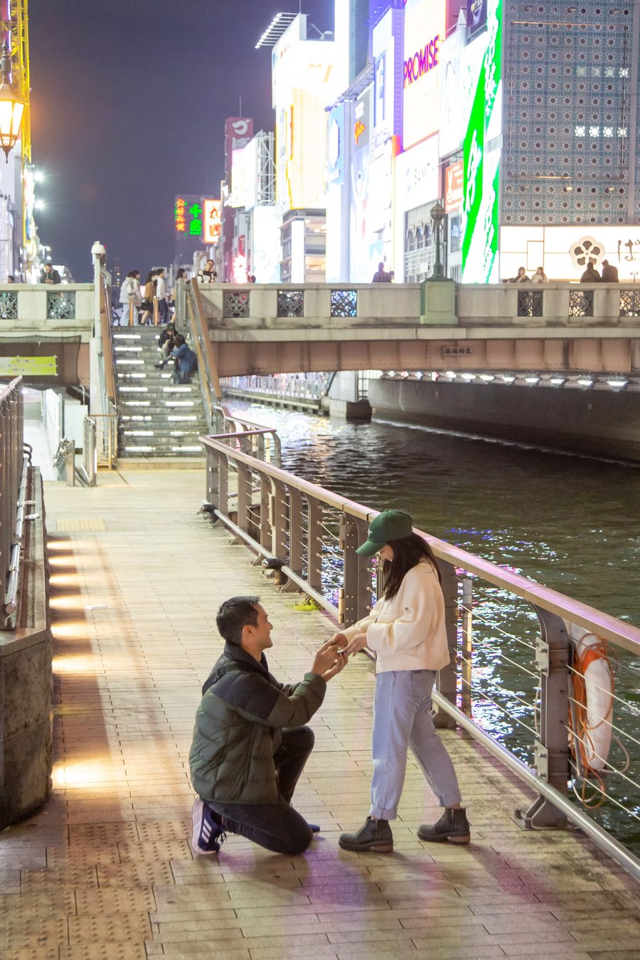 Photoshoot at Dotonbori Canal, Osaka — photo 6