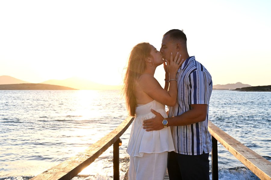 Romantic photoshoot at Kolymbithres Beach, Paros — photo 3