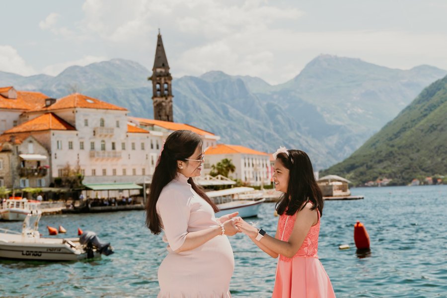 Photoshoot at Kotor waterfront promenade and marina — photo 5