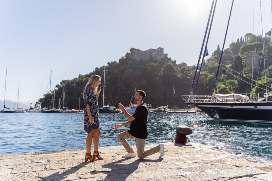 Romantic photoshoot at Portofino harbor breakwater — photo 4