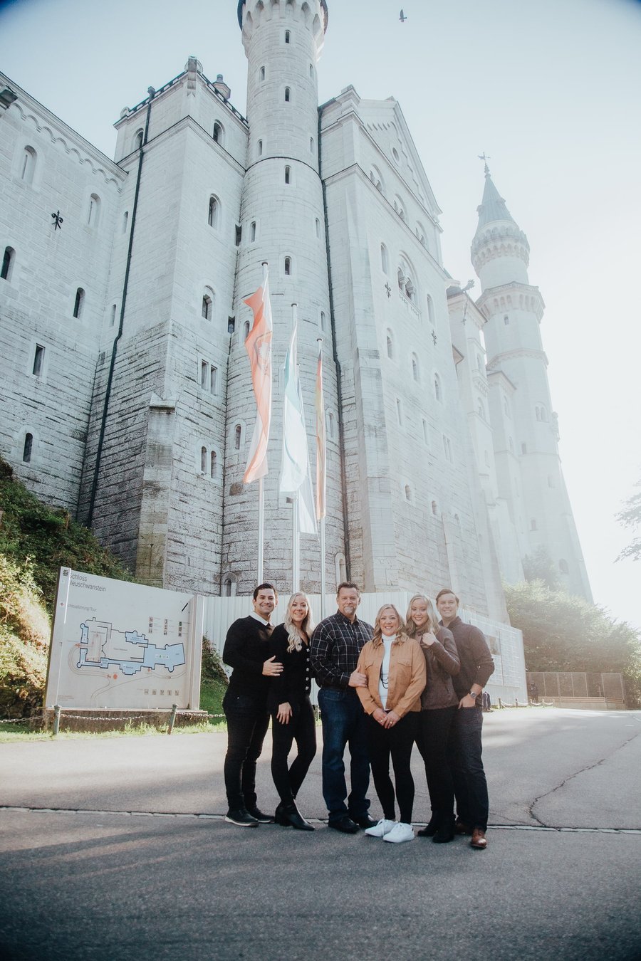 Photoshoot at Hohenschwangau Castle courtyard gate, Neuschwanstein Castle — photo 6