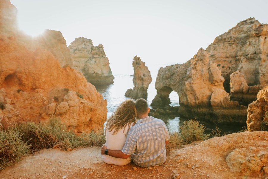 Romantic photoshoot at Ponta da Piedade, Lagos — photo 4