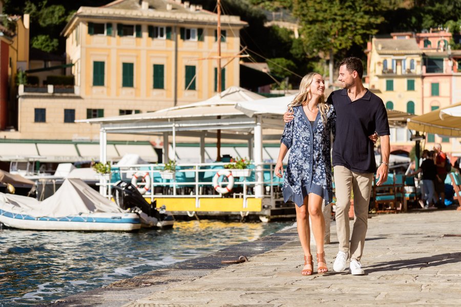 Romantic photoshoot at Portofino harbor breakwater — photo 6