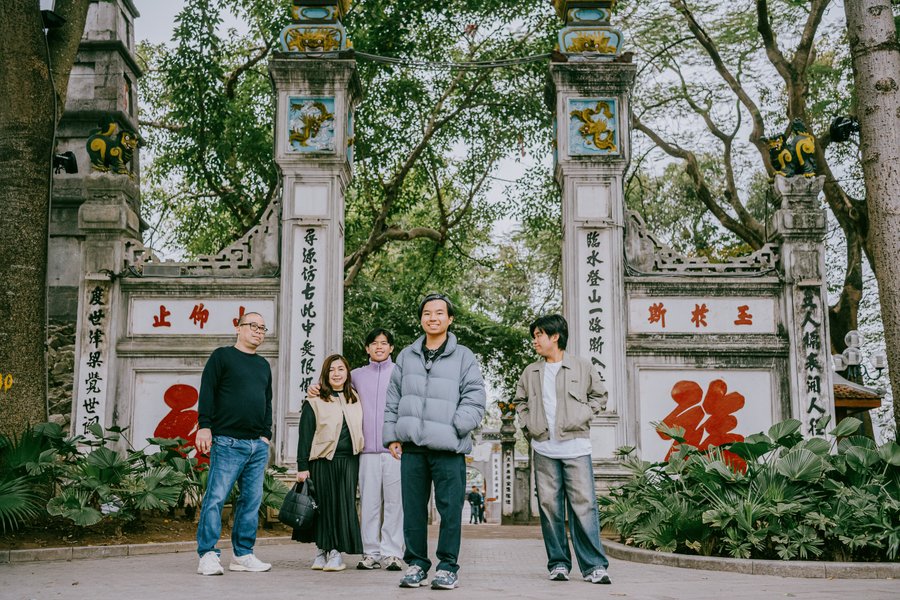 Photoshoot at Hoan Kiem Lake, Hanoi — photo 2