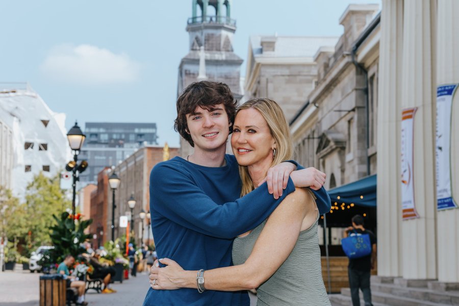 Photoshoot at Rue Saint-Paul, Old Montréal — photo 3