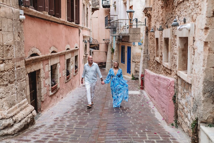 Photoshoot at Chania Old Town backstreets, Crete — photo 1