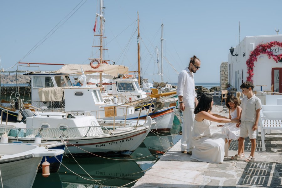 Photoshoot at Naoussa Old Port, Paros — photo 2