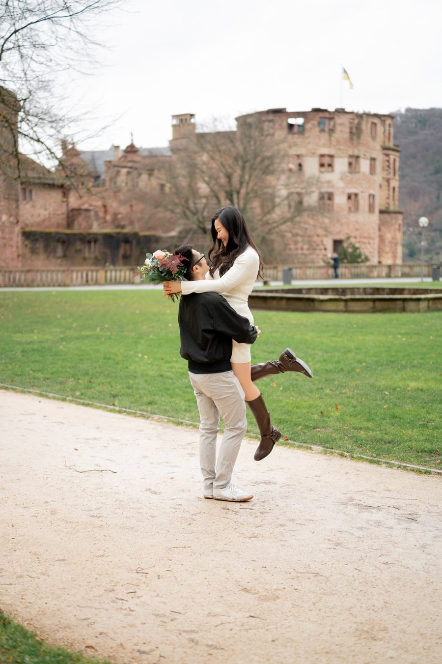 Romantic photoshoot at Heidelberg Castle — photo 1
