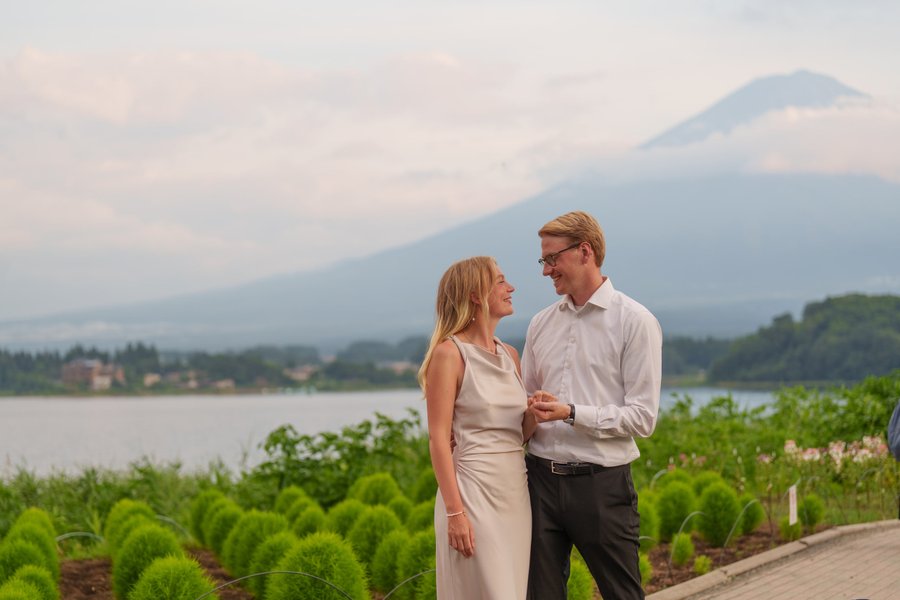 Photoshoot at Kawaguchiko Tenjozan park with Mount Fuji view — photo 1