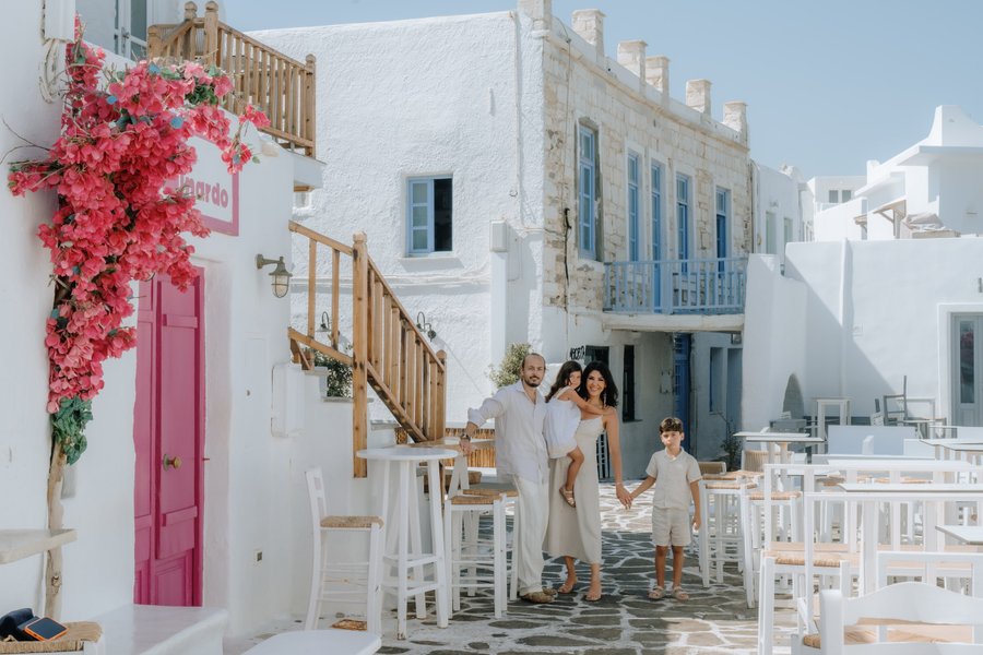 Photoshoot at Naoussa Old Port, Paros — photo 3