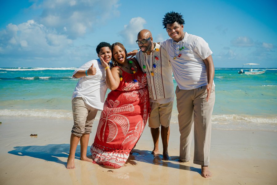 Photoshoot at Ocho Rios Bay Beach — photo 1