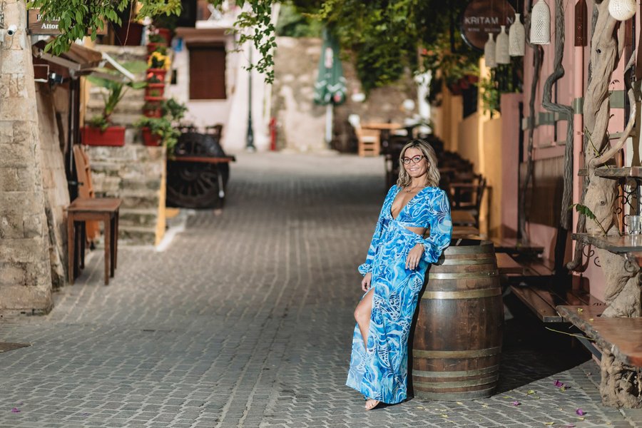 Photoshoot at Chania Old Town backstreets, Crete — photo 4