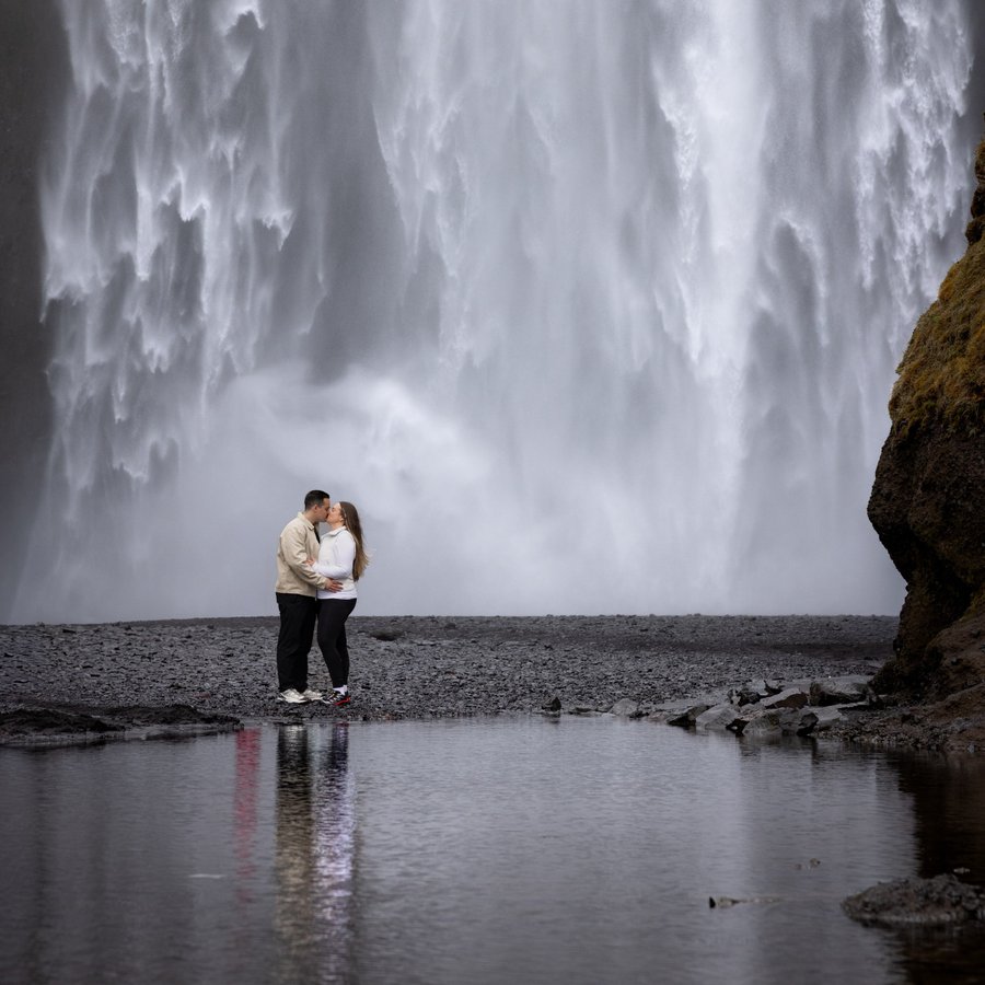 Romantic photoshoot at Helgufoss Waterfall, Reykjavík — photo 2