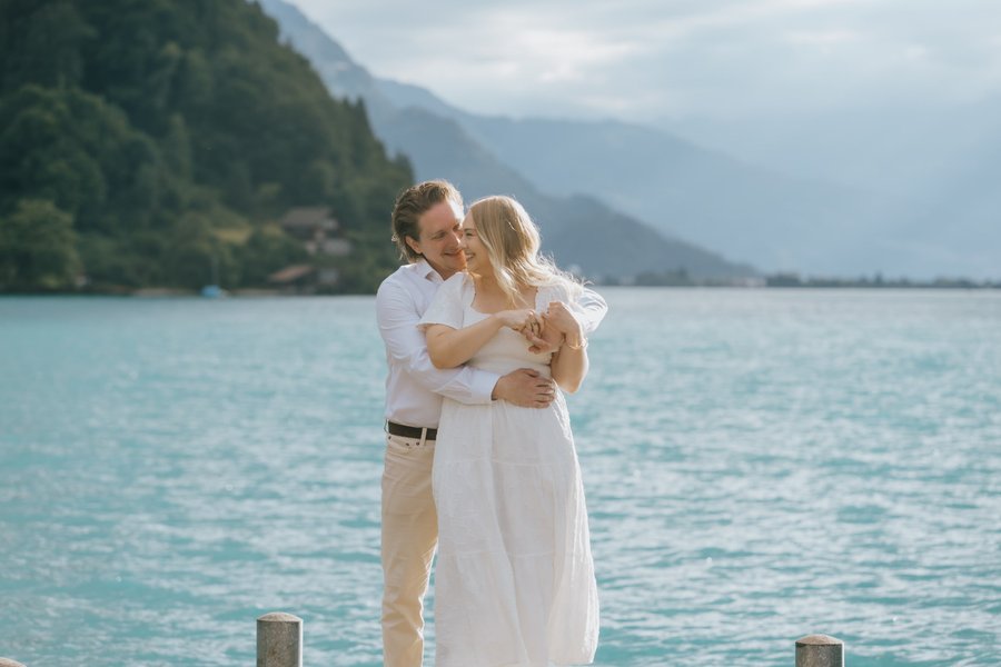 Photoshoot at Lake Brienz Shoreline, Interlaken — photo 6