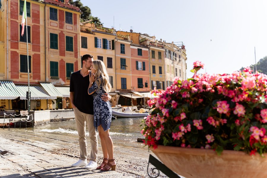 Romantic photoshoot at Portofino harbor breakwater — photo 7