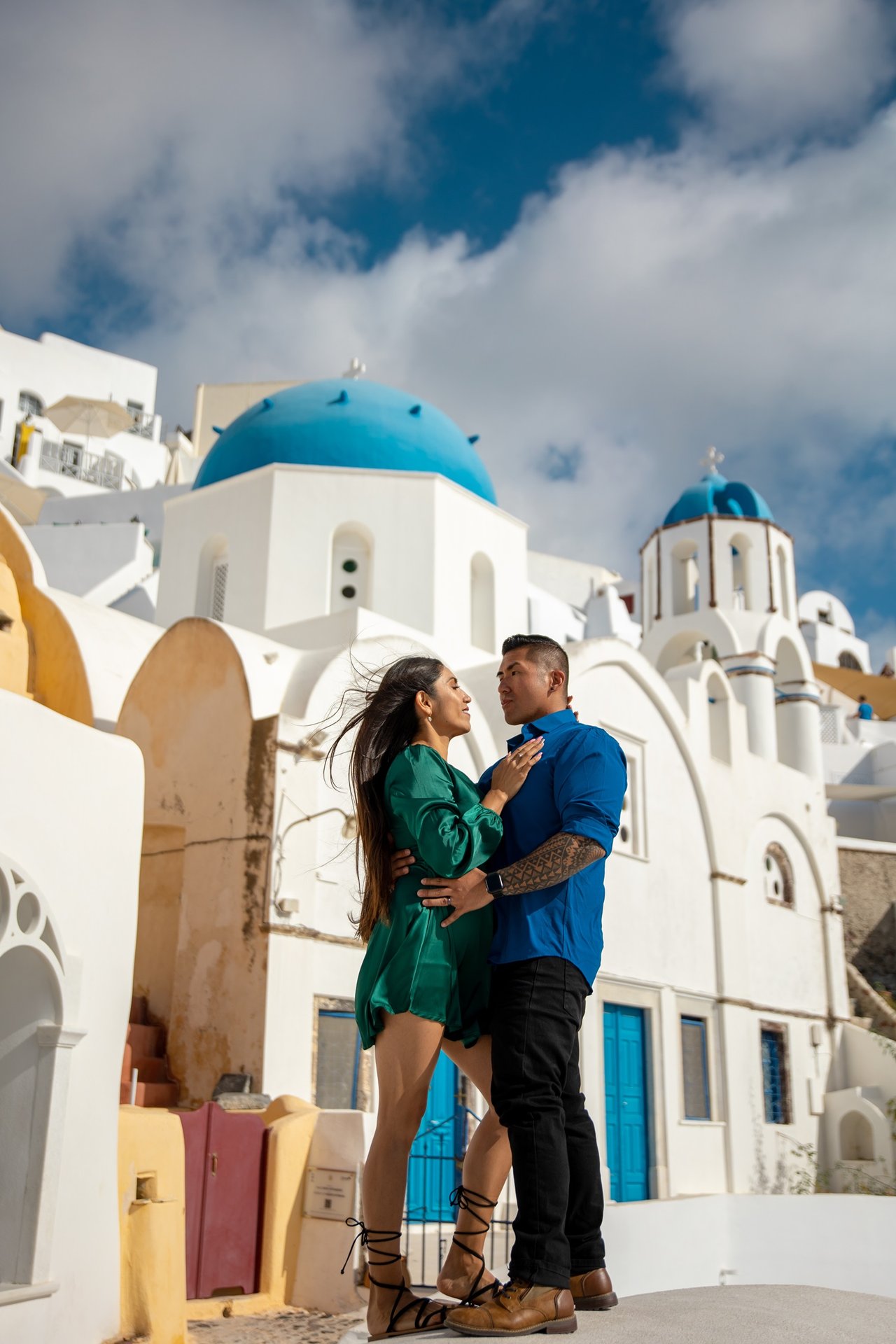 Photoshoot in Santorini by Gesti Photography